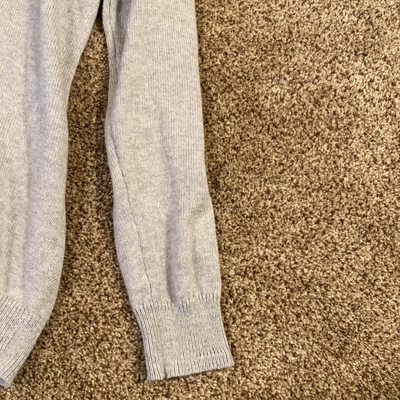 Gray old navy sweater - Picture 5 of 8